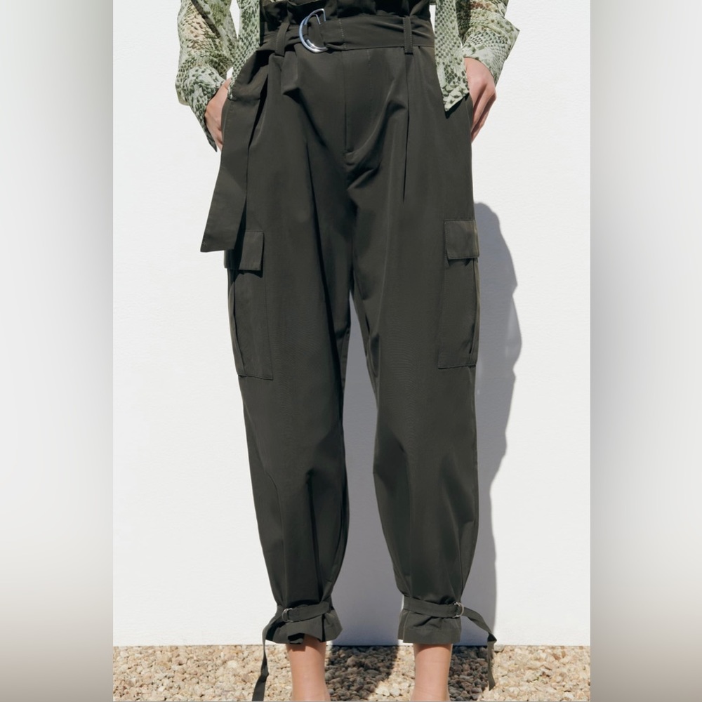 High waisted cargo pants-Medium NWT
